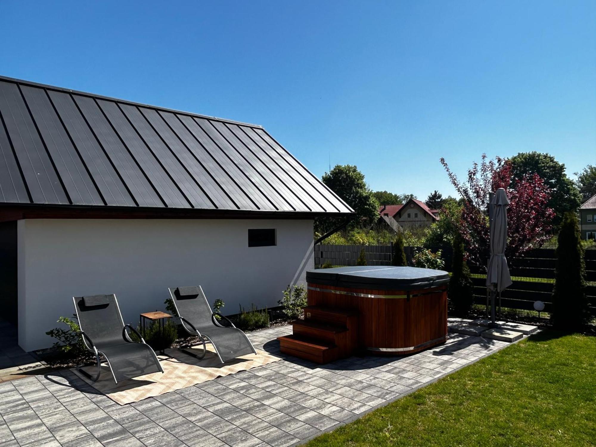 Lake Houselubniewice Domek Caloroczny Z Jacuzzi Blisko Jeziora Exteriör bild